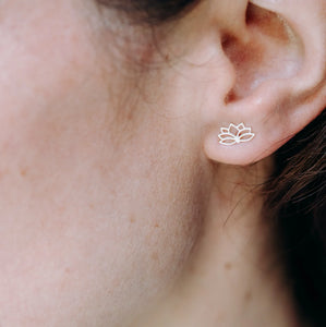 Claudia Navarro Jewelry- Earrings Loto / Silver